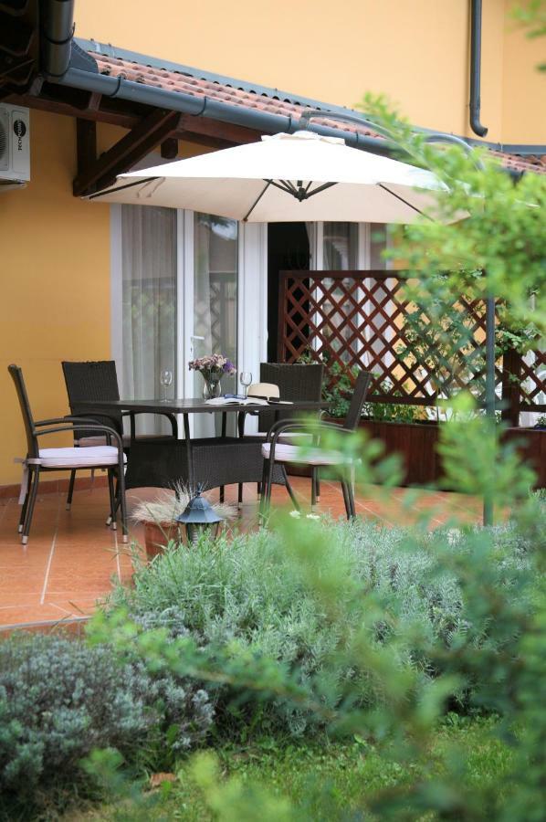 Villa Toscana Hajdúszoboszló Екстериор снимка